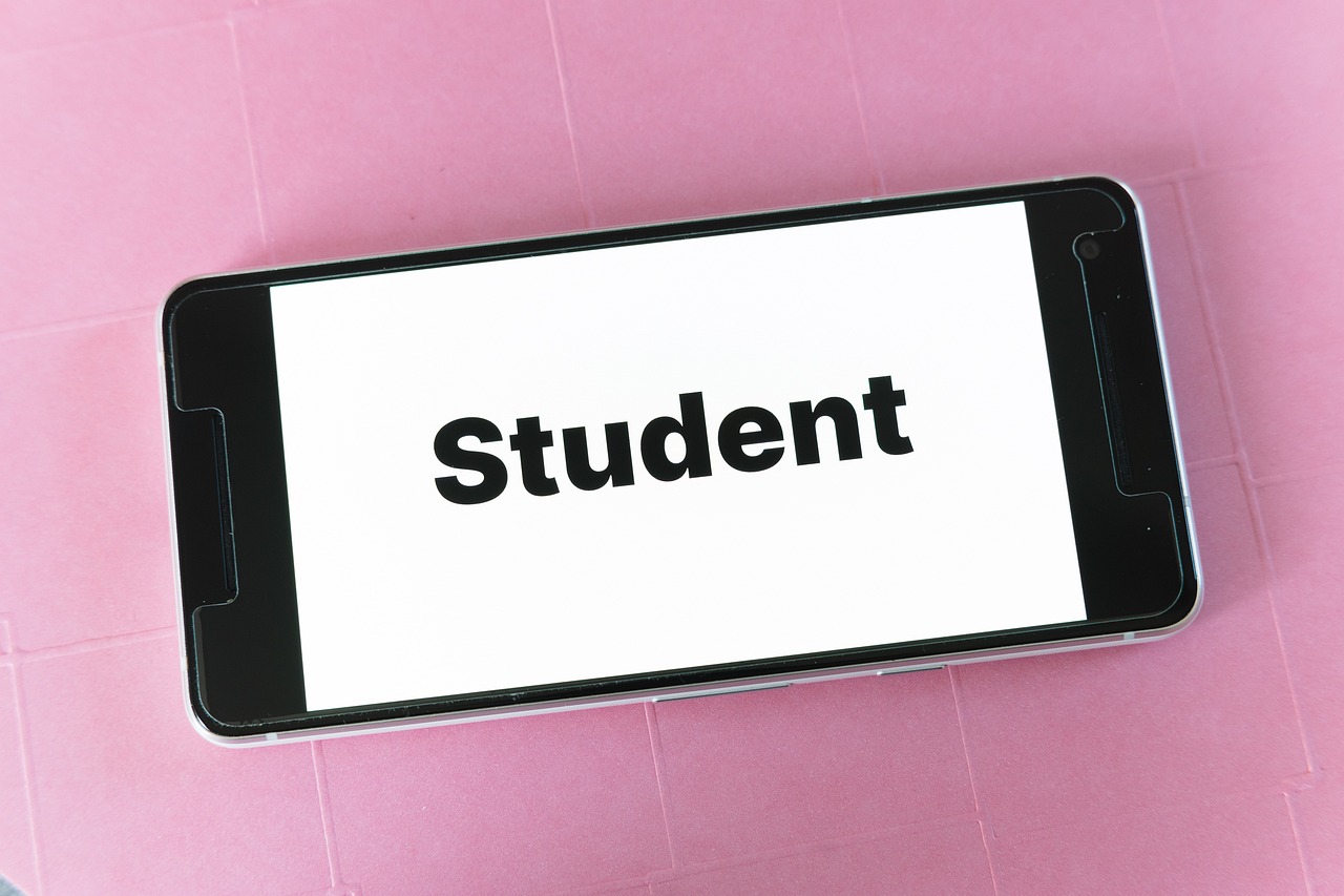 海外大学排名掉出前 100 后怎么办:毕业时、申请时、最新一期和上一年度四种口径